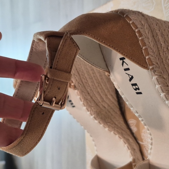 K/Lab Tan Wedge Sandals with Ankle Strap - Picture 2 of 7
